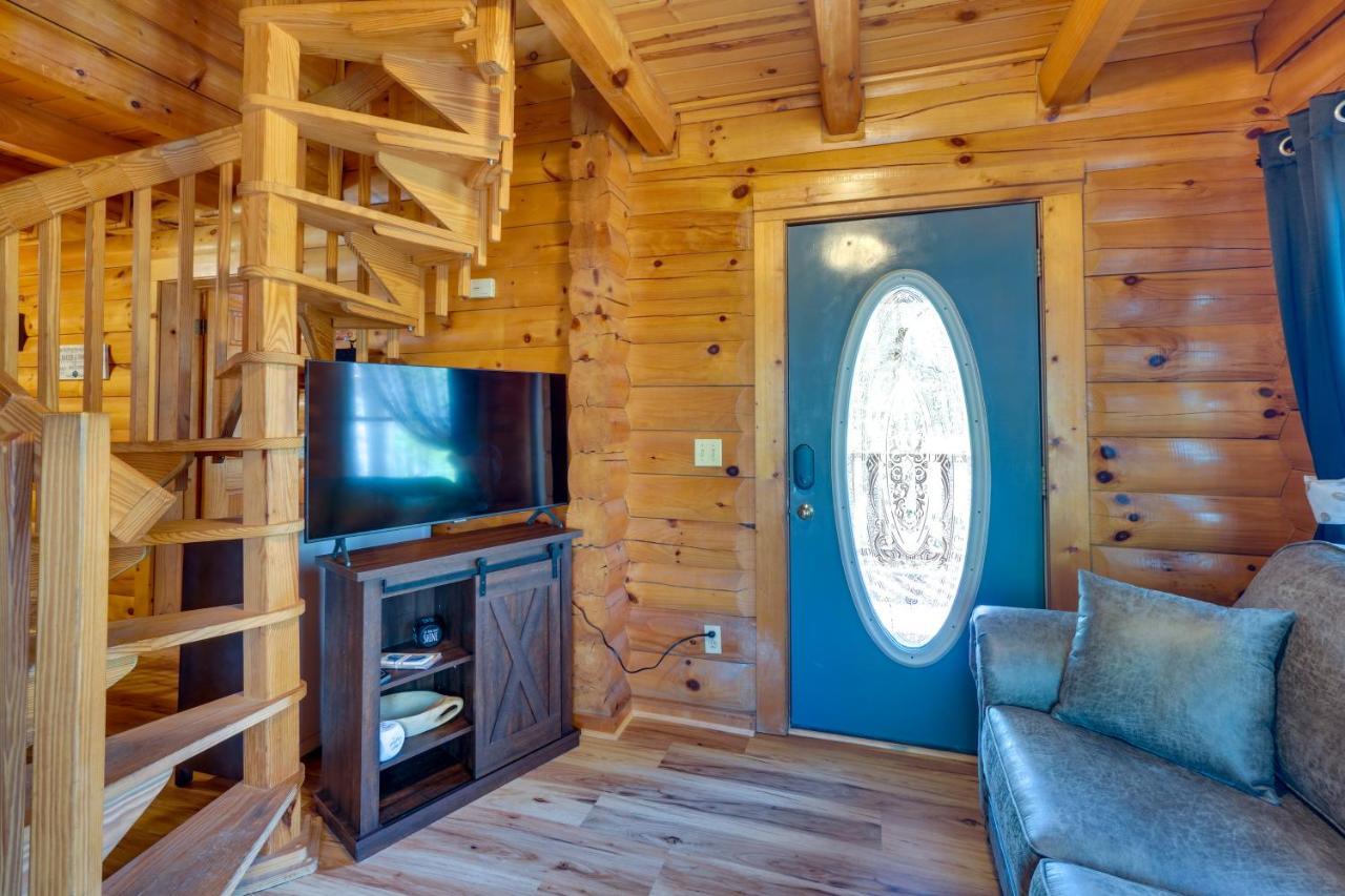 Lovely Gatlinburg Cabin With Private Hot Tub! Exterior photo