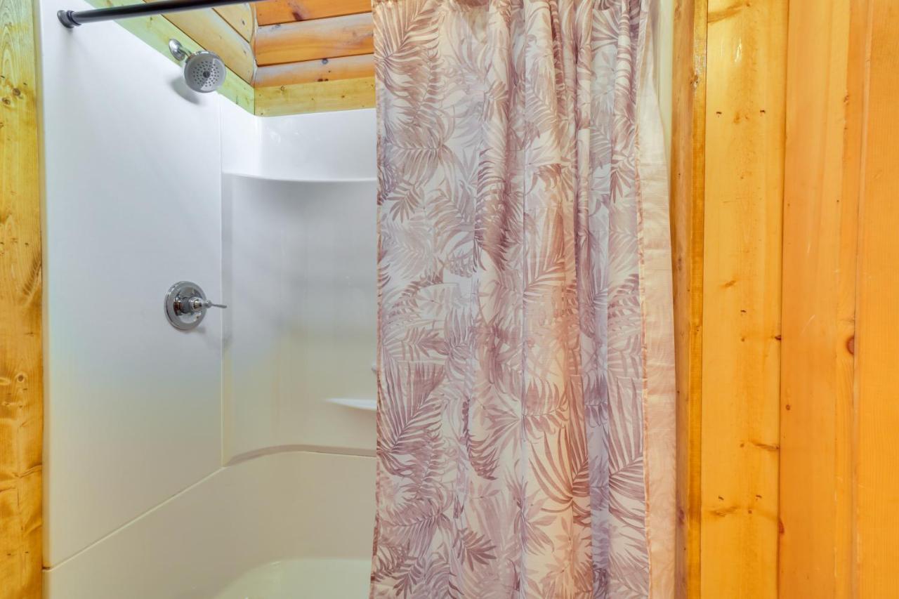 Lovely Gatlinburg Cabin With Private Hot Tub! Exterior photo