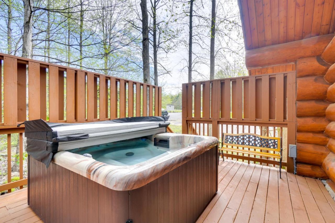Lovely Gatlinburg Cabin With Private Hot Tub! Exterior photo