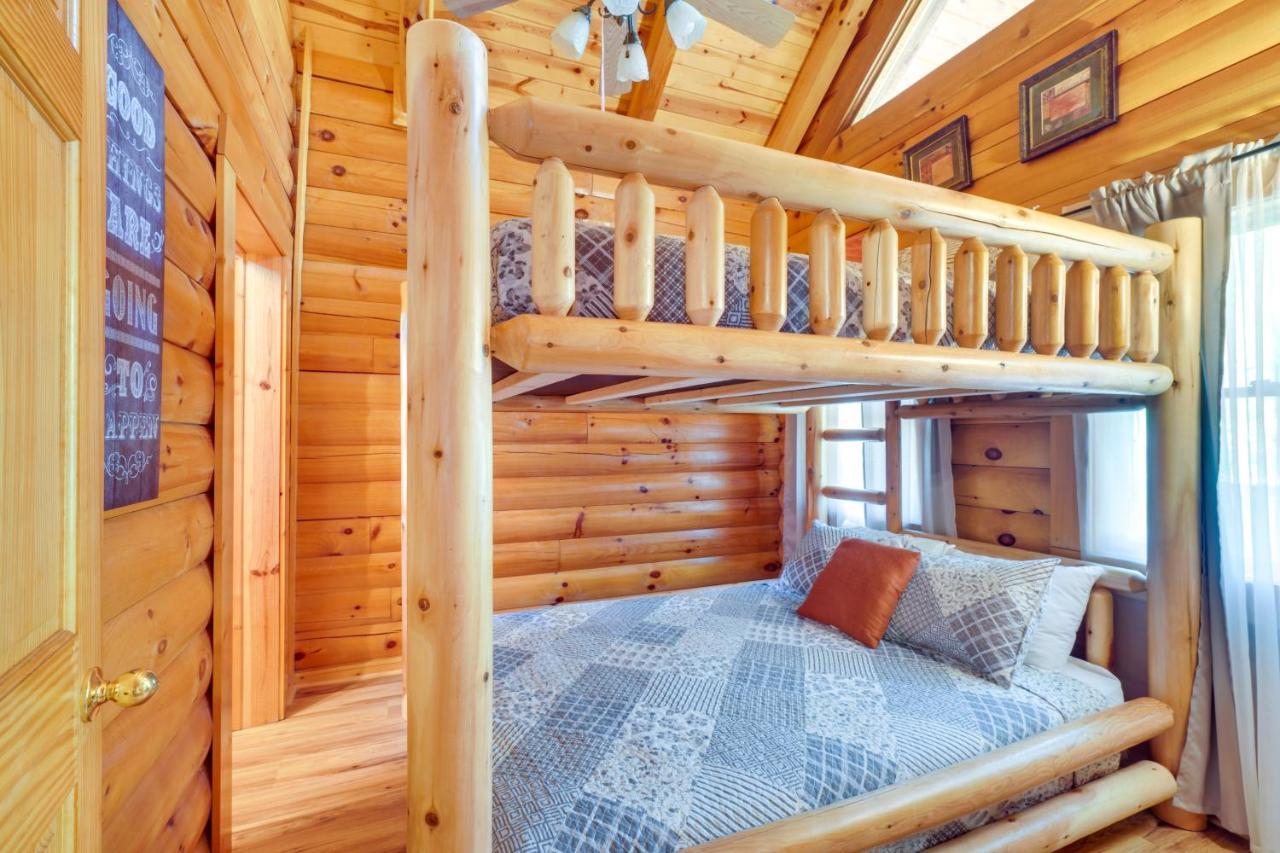 Lovely Gatlinburg Cabin With Private Hot Tub! Exterior photo